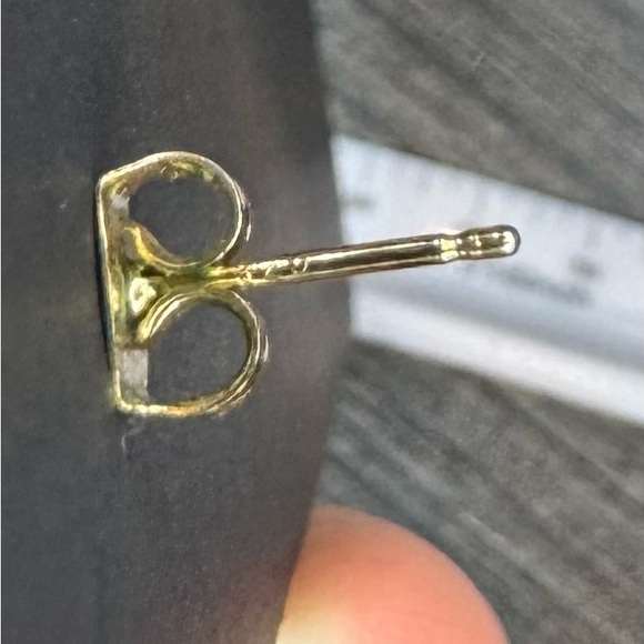 Tai Aqua chalcedony stud earrings - Picture 5 of 6